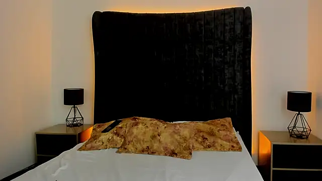 NataGarcia online show from 10-08-25, 04:37