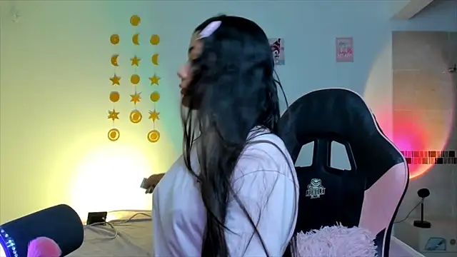 Snapshot of Kaoriyoshii chatting on 11-19-25, 11:27 Kaoriyoshii online show from 11-19-25, 11:27