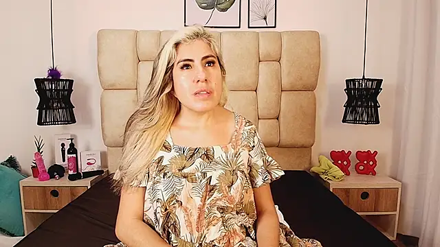 Snapshot of AdharaSmithh chatting on 03-07-25, 02:25 AdharaSmithh online show from 03-07-25, 02:25