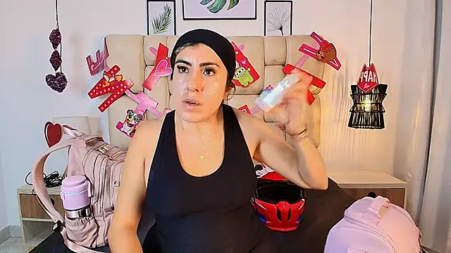 Snapshot of AdharaSmithh chatting on 09-15-25, 07:03 AdharaSmithh online show from 09-15-25, 07:03