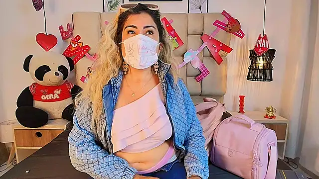 Snapshot of AdharaSmithh chatting on 09-18-25, 08:00 AdharaSmithh online show from 09-18-25, 08:00