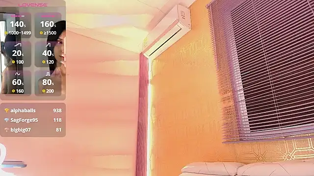 Snapshot of Bella19_ chatting on 03-02-25, 11:09 Bella19 online show from 03-02-25, 11:09