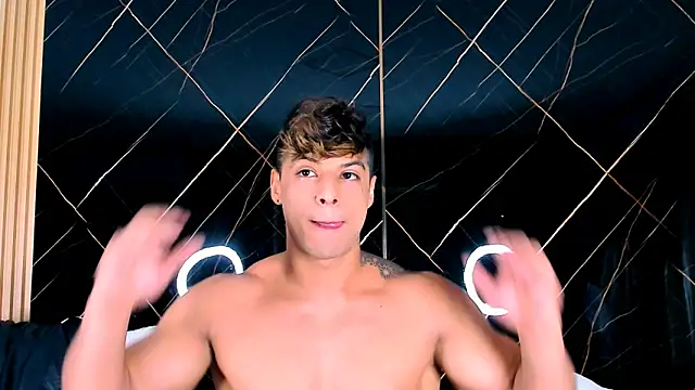 Owen Muzcle online show from 10-20-25, 04:18