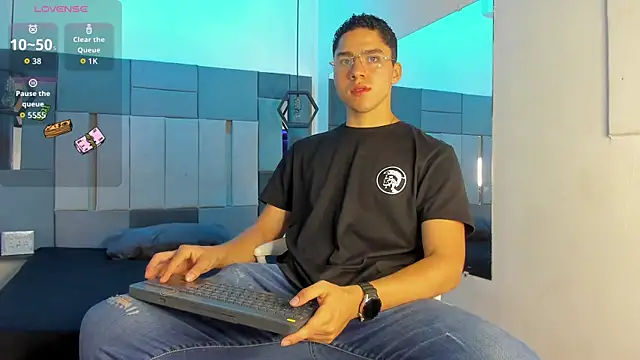 LiamNovak online show from 11-30-25, 11:36