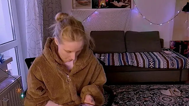 KatiKate online show from 02-03-25, 01:51