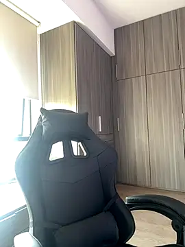 SophieRaily  online show from 10-17-25, 07:05