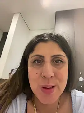 girl anni online show from 01-26-25, 08:03