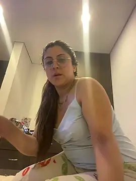 girl anni online show from 01-31-25, 03:22