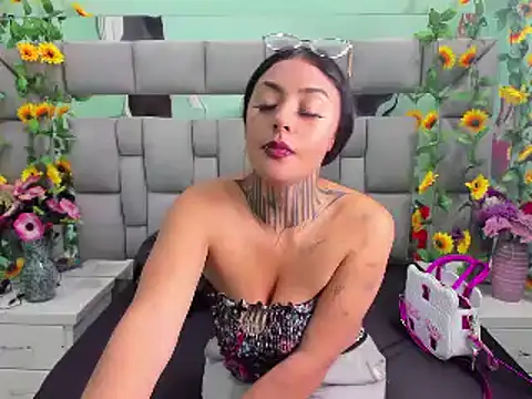 Snapshot of Lovely_celeste chatting on 12-24-24, 04:00 Lovely celeste online show from 12-24-24, 04:00