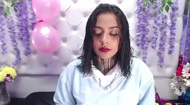 Snapshot of Lovely_celeste chatting on 01-25-25, 04:13 Lovely celeste online show from 01-25-25, 04:13