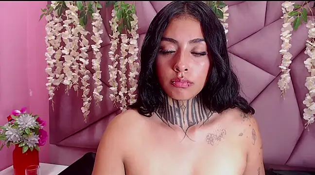 Snapshot of Lovely_celeste chatting on 03-19-25, 06:03 Lovely celeste online show from 03-19-25, 06:03