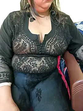 Snapshot of Simran-Kudi chatting on 01-03-25, 07:49 Simran-Kudi online show from 01-03-25, 07:49