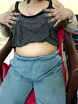 Snapshot of Simran-Kudi chatting on 01-12-25, 07:32 Simran-Kudi online show from 01-12-25, 07:32