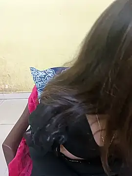 Snapshot of Simran-Kudi chatting on 02-01-25, 04:46 Simran-Kudi online show from 02-01-25, 04:46