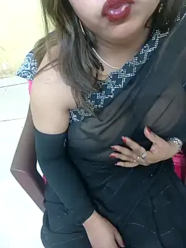 Snapshot of Simran-Kudi chatting on 02-04-25, 11:27 Simran-Kudi online show from 02-04-25, 11:27