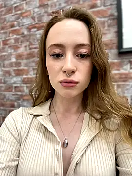 Snapshot of _AngelMoon_ chatting on 09-25-25, 04:16 AngelMoon online show from 09-25-25, 04:16