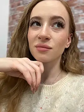 Snapshot of _AngelMoon_ chatting on 10-18-25, 04:15 AngelMoon online show from 10-18-25, 04:15