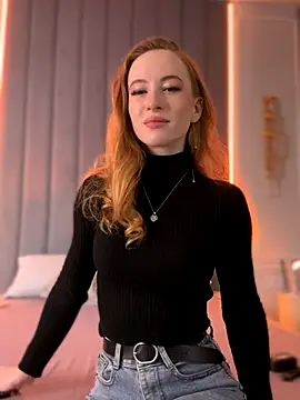 Snapshot of _AngelMoon_ chatting on 10-20-25, 04:02 AngelMoon online show from 10-20-25, 04:02