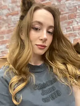 Snapshot of _AngelMoon_ chatting on 10-30-25, 03:52 AngelMoon online show from 10-30-25, 03:52