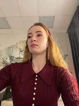 Snapshot of _AngelMoon_ chatting on 11-11-25, 04:12 AngelMoon online show from 11-11-25, 04:12