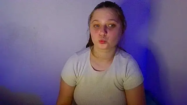 Snapshot of kila_lo chatting on 01-31-25, 11:45 kila lo online show from 01-31-25, 11:45