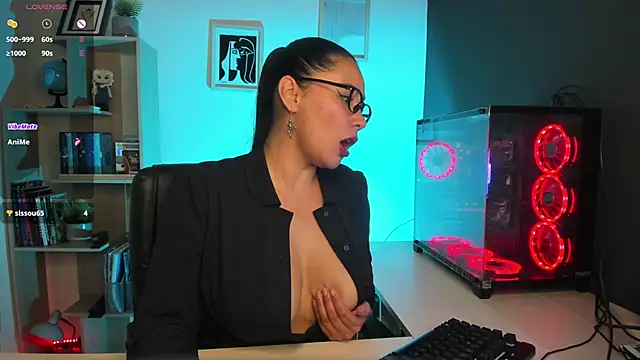 Snapshot of Sue_Wolls chatting on 01-15-25, 12:41 Sue Wolls online show from 01-15-25, 12:41