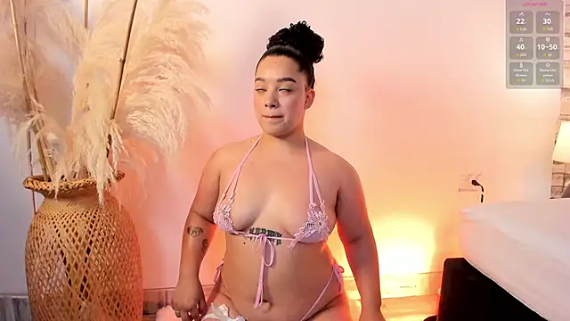 Snapshot of Julieta_333 chatting on 11-23-25, 01:33 Julieta 333 online show from 11-23-25, 01:33