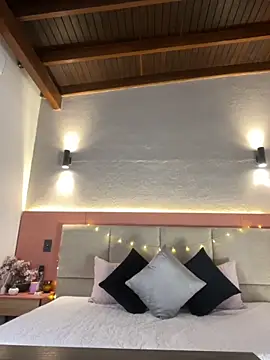 AniiRose online show from 10-17-25, 12:36