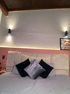 AniiRose online show from 11-14-25, 12:31