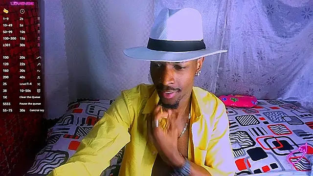 Snapshot of Aroonpapisex chatting on 12-06-24, 01:51 Aroonpapisex online show from 12-06-24, 01:51