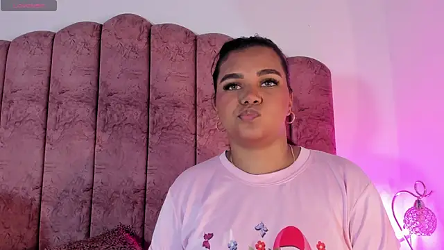 Carolina Evanss online show from 12-21-25, 03:46