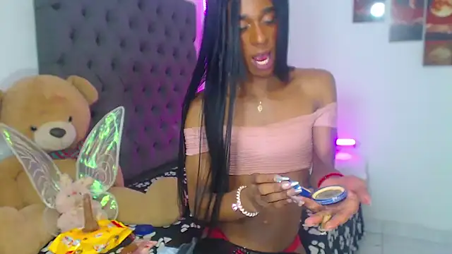 lucianadolll online show from 12-05-25, 07:21