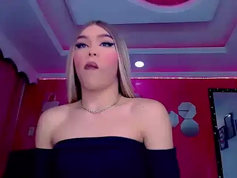 Snapshot of TiffanyMackensyy chatting on 10-28-25, 10:01 TiffanyMackensyy online show from 10-28-25, 10:01