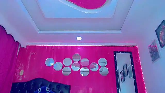 Snapshot of TiffanyMackensyy chatting on 11-12-25, 12:11 TiffanyMackensyy online show from 11-12-25, 12:11