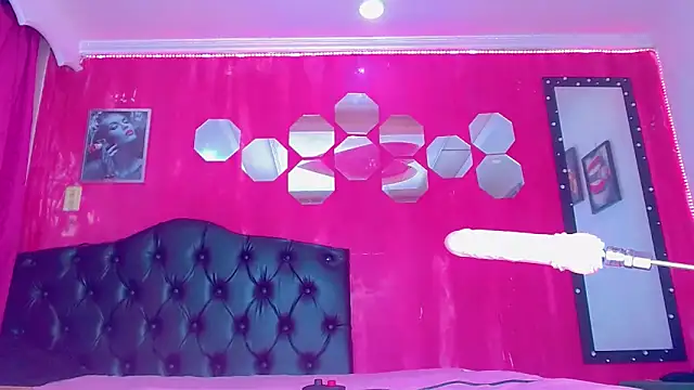 Snapshot of TiffanyMackensyy chatting on 11-22-25, 01:59 TiffanyMackensyy online show from 11-22-25, 01:59