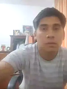 estudiante69 online show from 12-12-24, 10:52