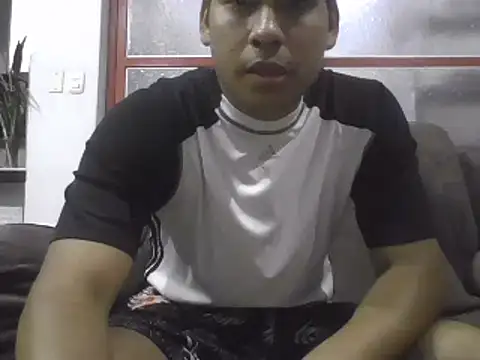 estudiante69 online show from 01-22-25, 11:53