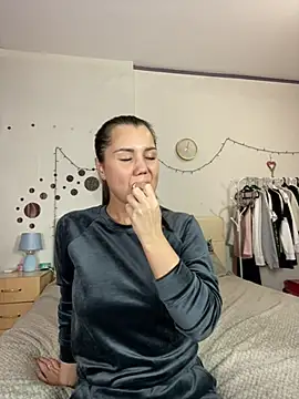 MiraMiss online show from 12-26-24, 12:05