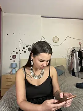 MiraMiss online show from 12-27-24, 11:06