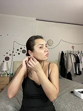 MiraMiss online show from 01-28-25, 04:18