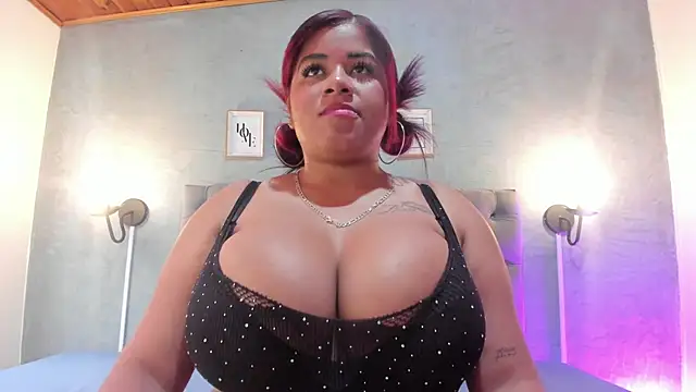 Snapshot of MeridaLane chatting on 09-18-25, 02:08 MeridaLane online show from 09-18-25, 02:08