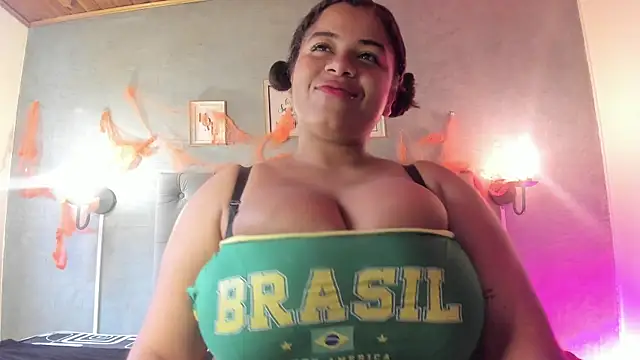 Snapshot of MeridaLane chatting on 10-14-25, 08:31 MeridaLane online show from 10-14-25, 08:31