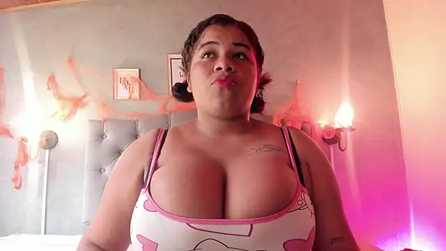 Snapshot of MeridaLane chatting on 10-15-25, 03:01 MeridaLane online show from 10-15-25, 03:01