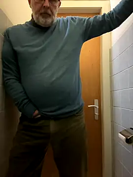 Snapshot of dragondriver chatting on 12-06-24, 08:26 dragondriver online show from 12-06-24, 08:26