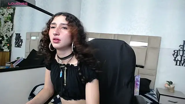 Queenjenn   online show from 01-15-25, 08:05