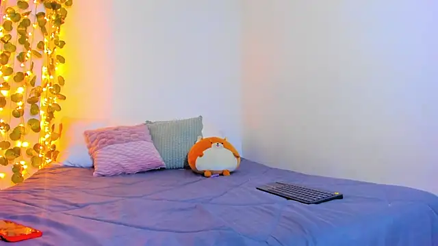 emillyhills online show from 02-06-25, 07:24