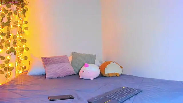 emillyhills online show from 03-09-25, 07:45