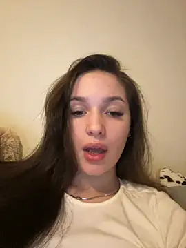 Snapshot of VixenAmour chatting on 02-04-25, 05:55 VixenAmour online show from 02-04-25, 05:55