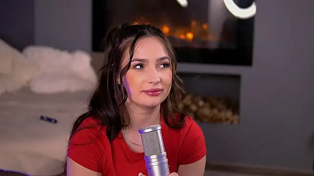 Snapshot of VixenAmour chatting on 02-07-25, 01:58 VixenAmour online show from 02-07-25, 01:58