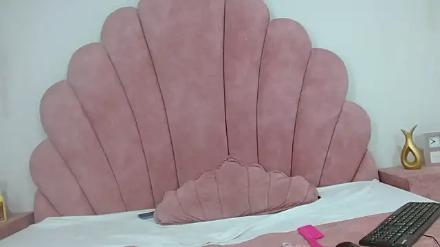 Candy Bony online show from 02-08-25, 08:32